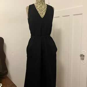 Babaton Black V-Neck Sleeveless Maxi Dress